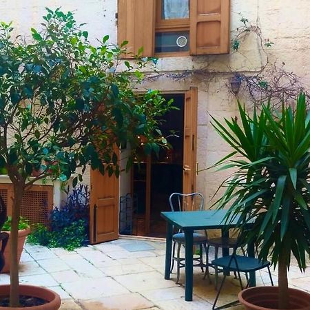 Traditional Apartment In Old City Bari Esterno foto