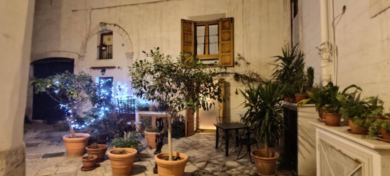 Traditional Apartment In Old City Bari Esterno foto